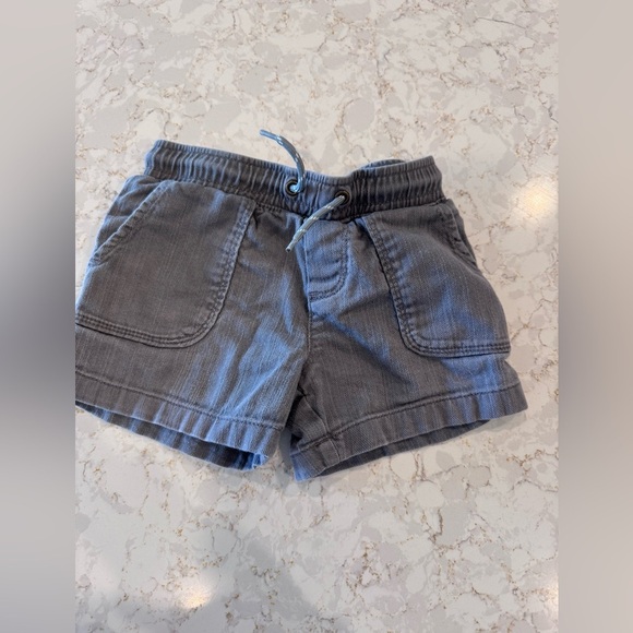 3T Carter’s- Stylish Gray Kids Shorts - Picture 4 of 5